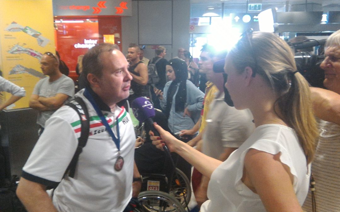 Kommentár nélkül: hazaérkezett a World Grand Prix-győztes női röplabda-válogatott – VIDEÓ