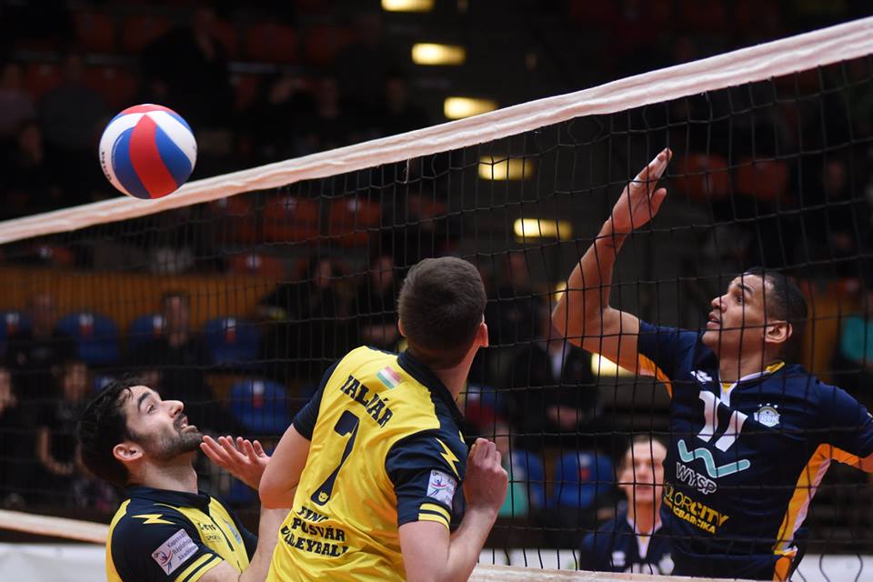 Szettet vesztett, de így is kupadöntős a VRCK