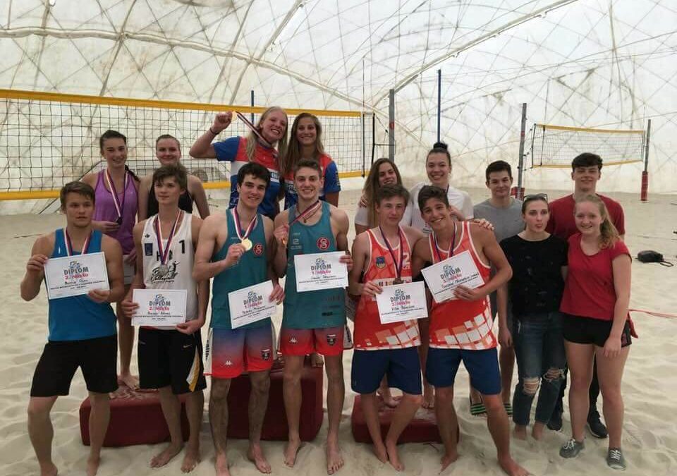 Ezüst és bronz a cseh U20-as strandröplabda bajnokságról