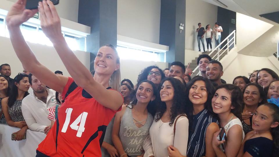 Dobi Edina – „Egy időre szögre akasztom a röplabdamezt…”