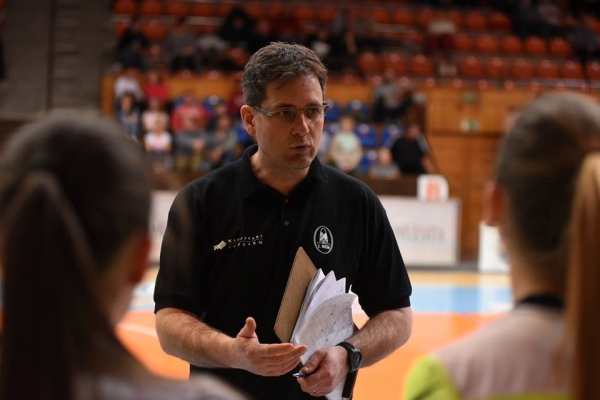 Zarka Péter marad a kaposvári nők vezetőedzője